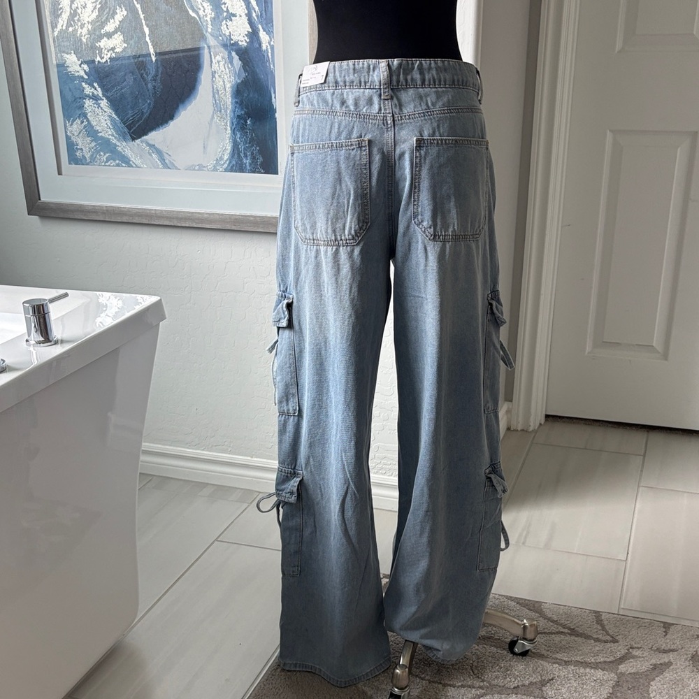 High Rise Wide Leg Cargo Jeans - Picture 4 of 8